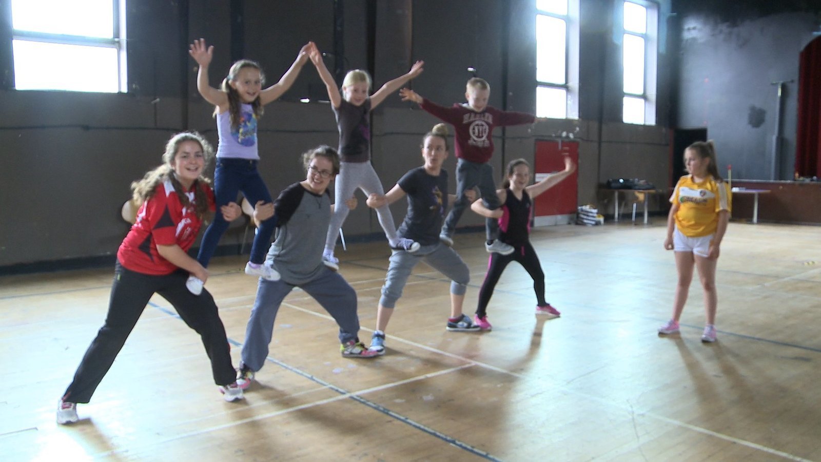 Scoil Samhraidh Chompántas Drámaíochta Brass Neck