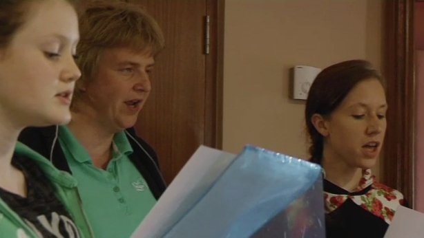 Ag tógáil an phobail - Ionad Naomh Pádraig, Dobhar