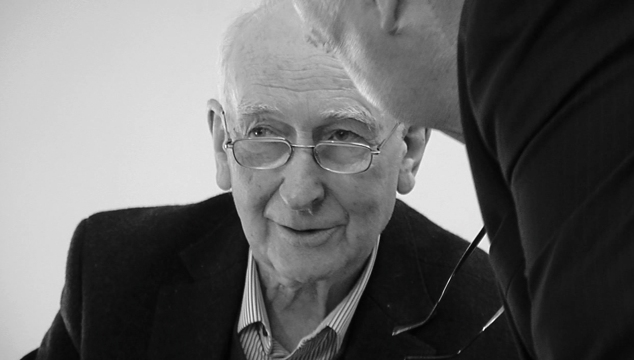 Tábhacht fós ag baint le leabhair trí Ghaeilge