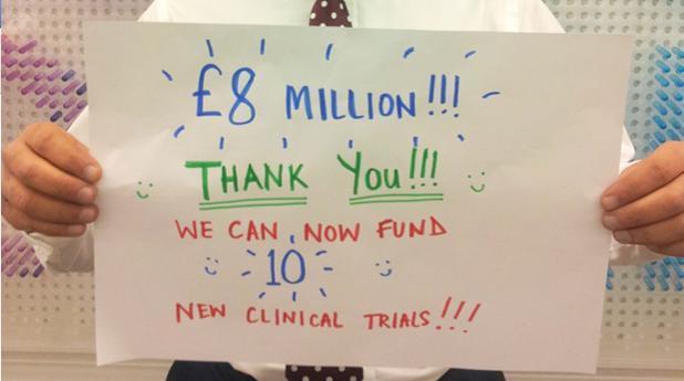 Féinphic gan smideadh - cumhacht na meán sóisialta