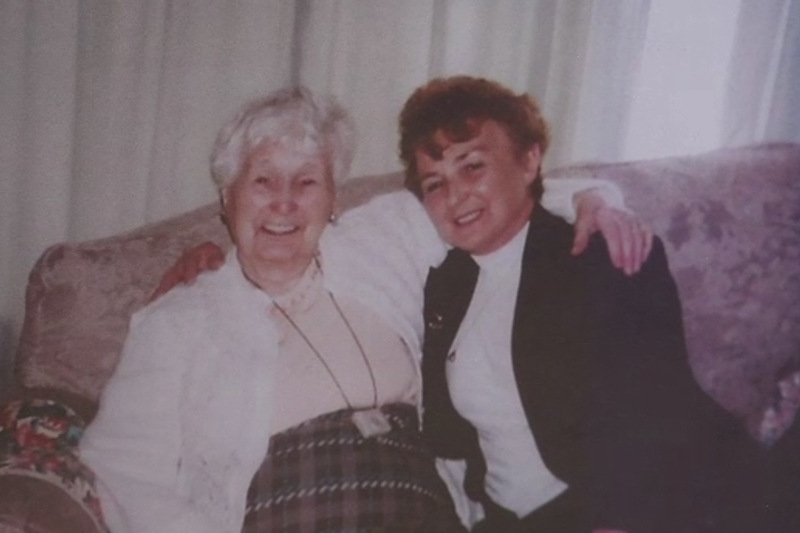 Tríd an dorchadas - Patricia Herald