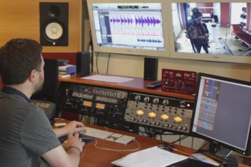 Red Box Recording - stiúideo taifeadta i mbarr a réime