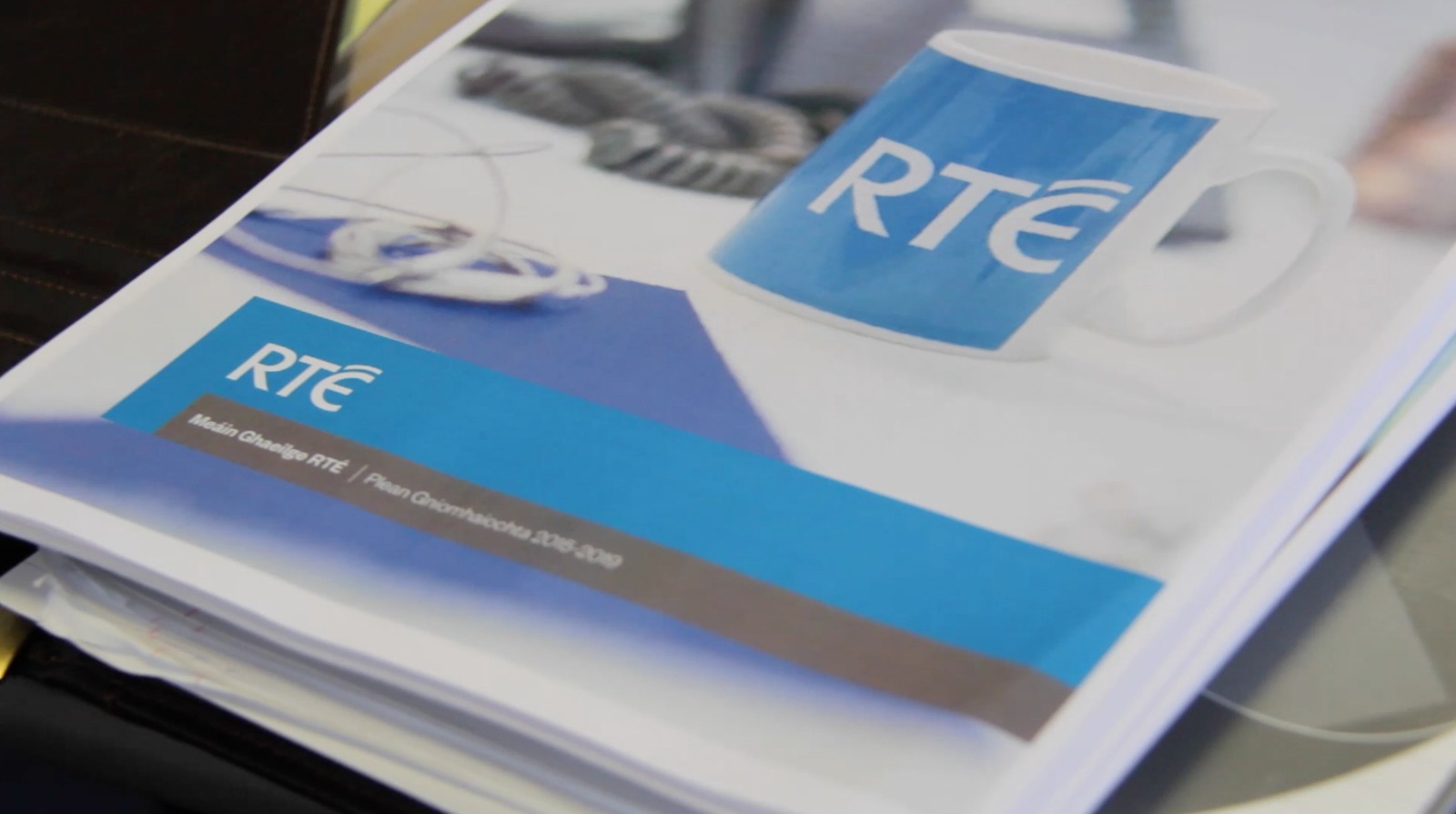 Beagnach 100 gníomh ar son na Gaeilge i bplean RTÉ