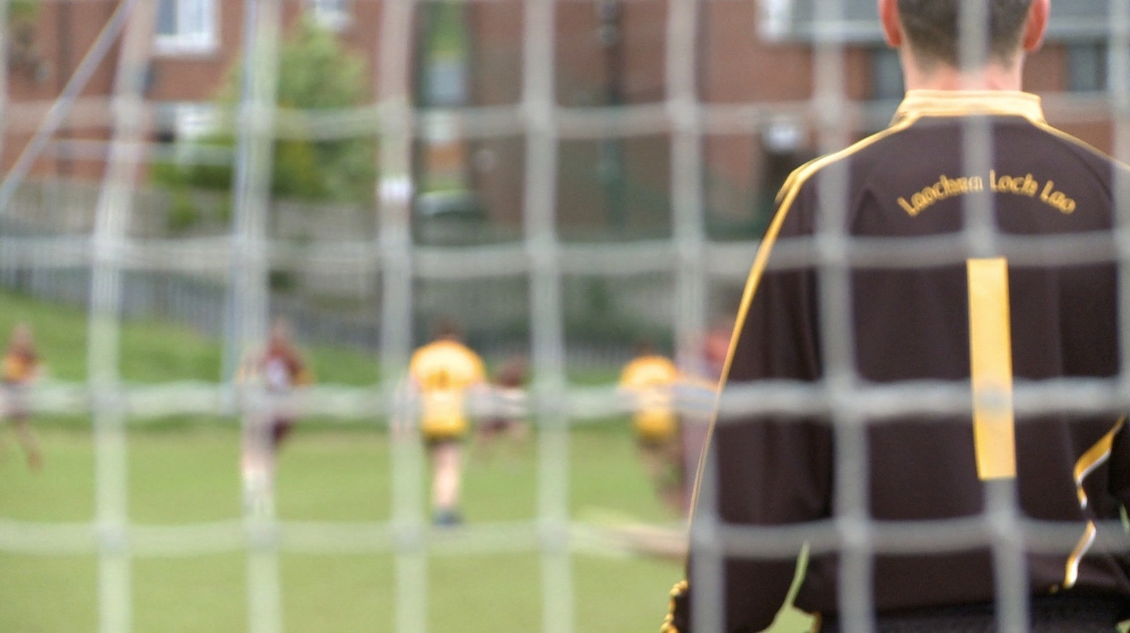 Cruinniú Poiblí ag Laochra Loch Lao faoi bhuanstádas