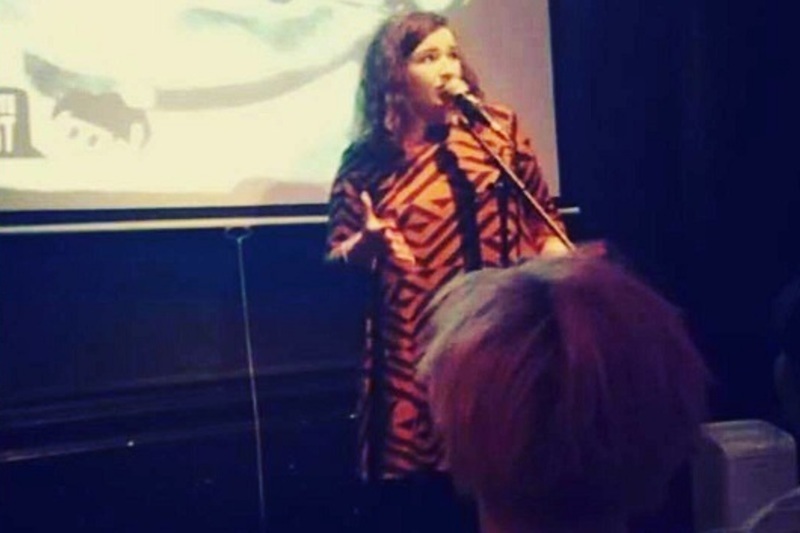 Ag tabhairt faoi sheóanna grinn ar a bhoinn