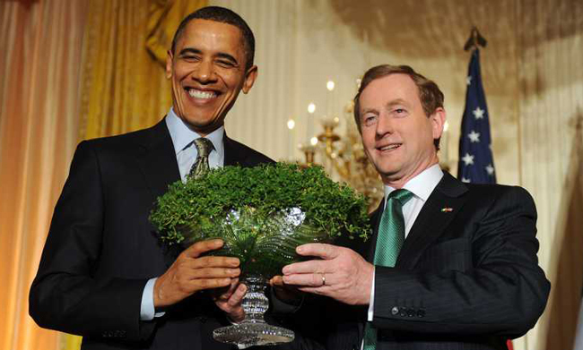 Ag imeacht thar sáile anonn...