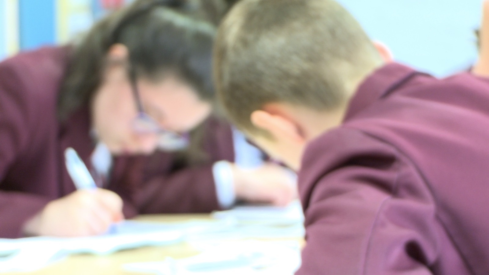 'Teanga na gCailíní' - laghdú ar líon gasúr ag stáidear na Gaeilge